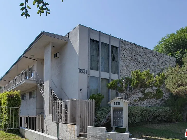 1831 Ramona Ave #1 — Photo 2