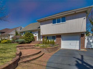 102 Concord Ave, Oceanside, NY 11572