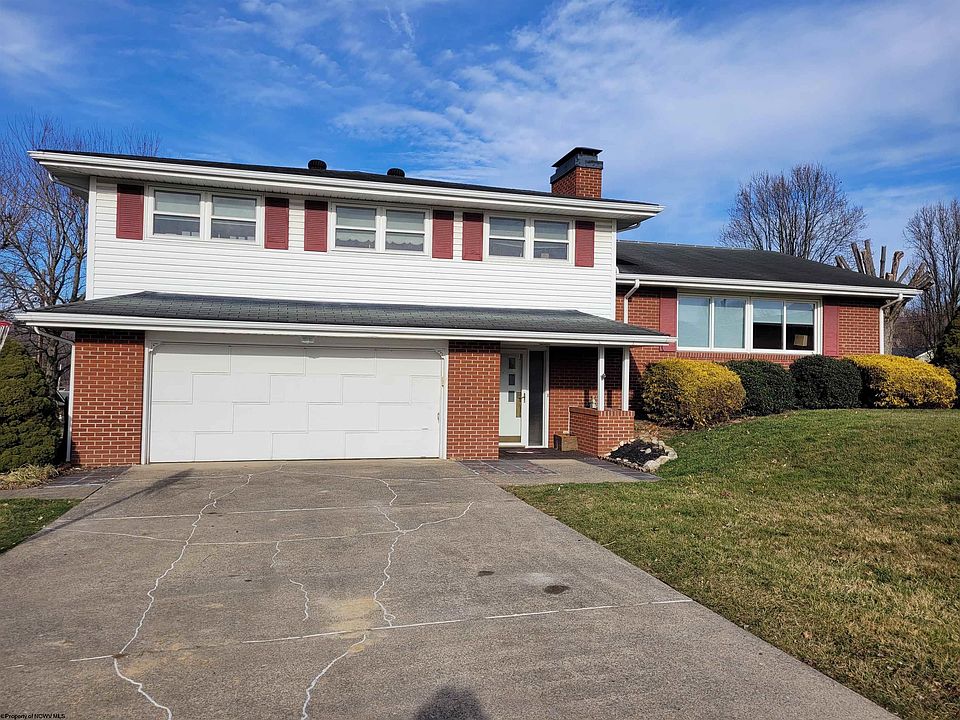 1st image of 105 Village Dr