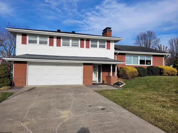 105 Village Dr, Bridgeport, WV 26330