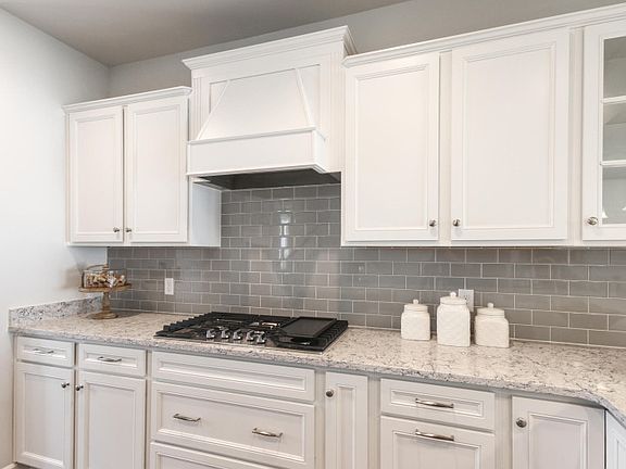 Plenty of counterspace in the Belleview Kitchen - Model Representation