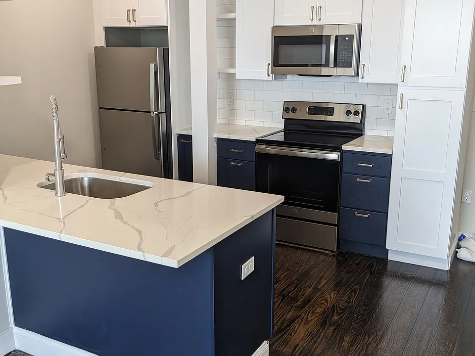 1502 Purchase St #202