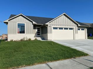 2208 S Tara Falls Ct, Wichita, KS 67207