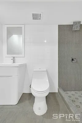 Rented by Spire Group | media 10