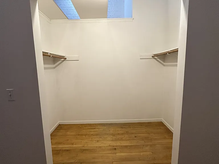 1319 Leavenworth St #203 — Photo 9