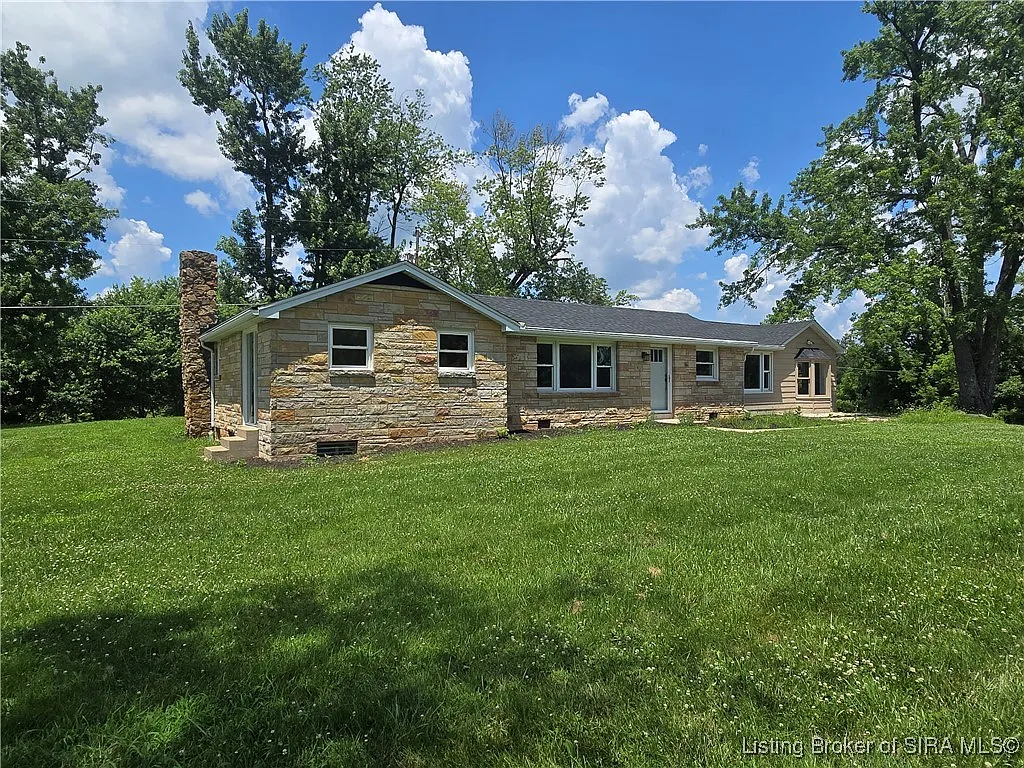 3007 W State Road 56 photo 1