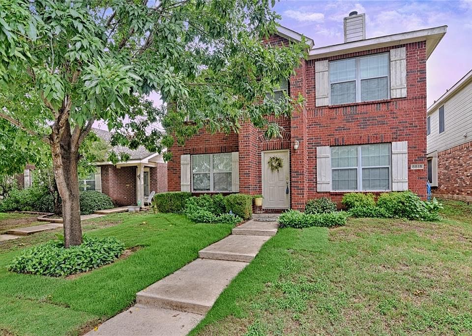 1st image of 8815 Holliday Ln