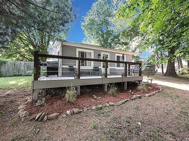 1st image of 111 Bowfin Cir