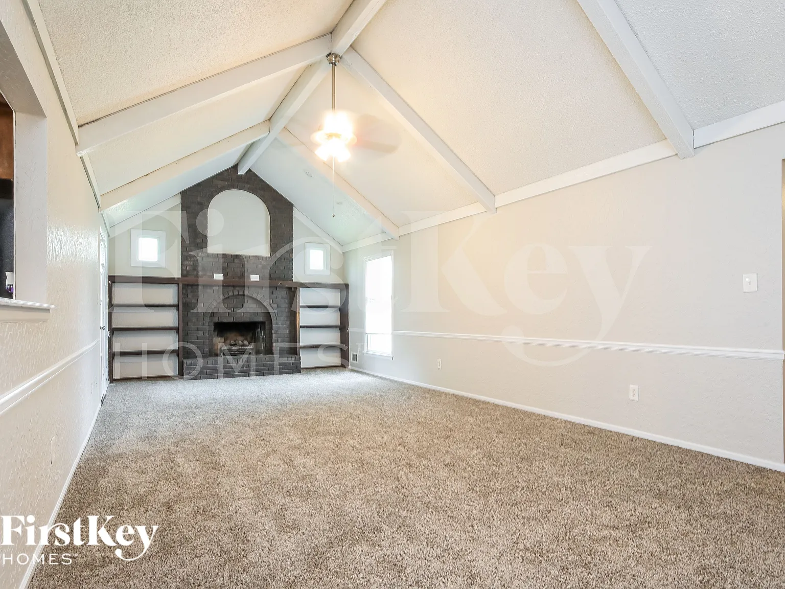3 bed, 2.5 bath, 1544 sqft, $2,270 — Photo 2
