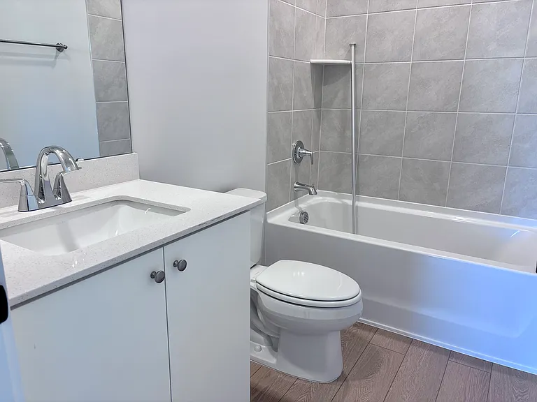 1353 Hurston Ln — Photo 36
