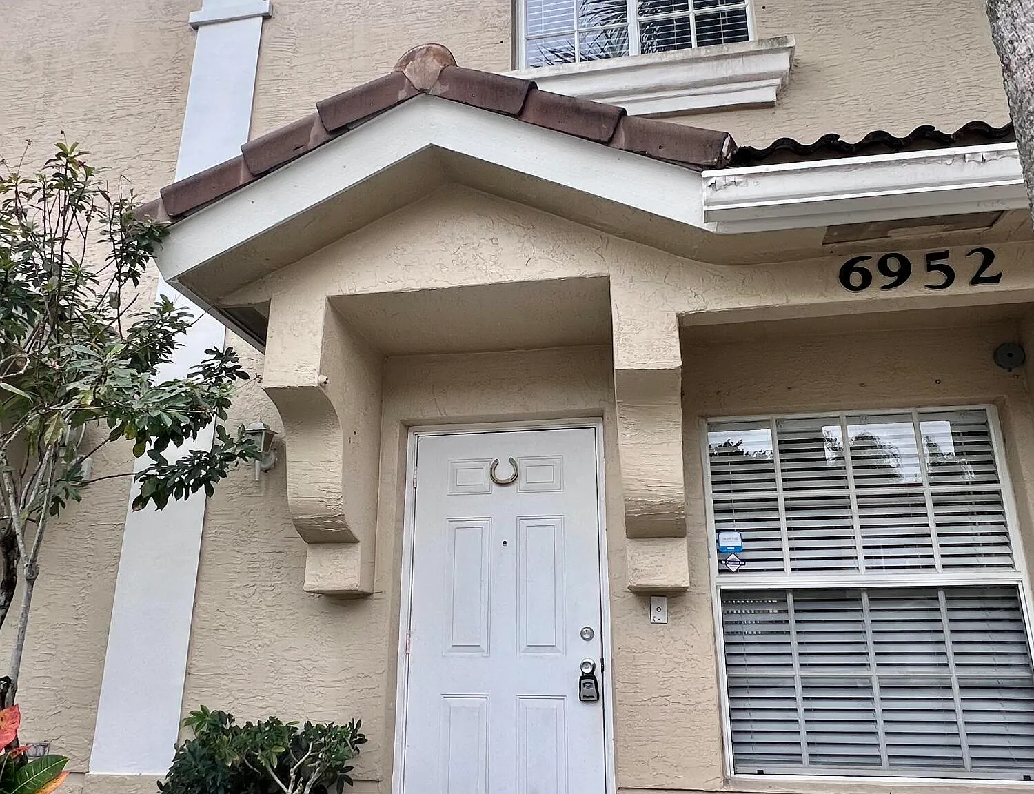 2 bed, 2.5 bath, 1188 sqft, $2,300 — Photo 1