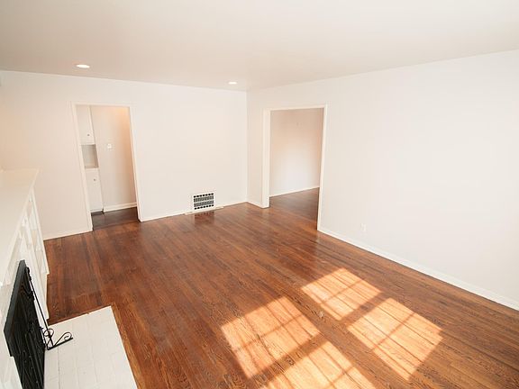 3rd image of 2448 Vista Laguna Ter