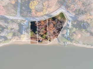 1373-1374 1375 Magnolia Pl, North Vernon, IN 47265