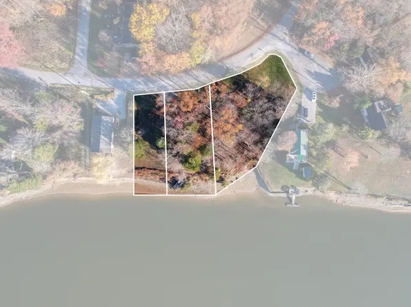 1373-1374 1375 Magnolia Pl, North Vernon, IN 47265