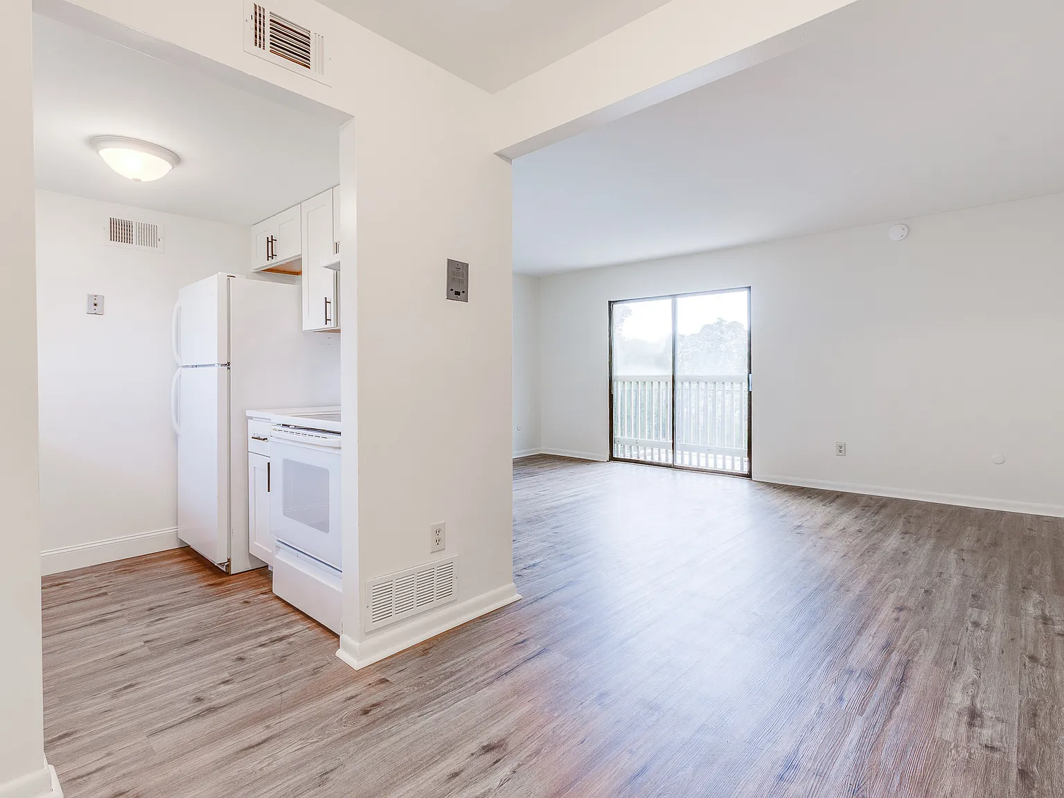 1 bed, $970 — Photo 1