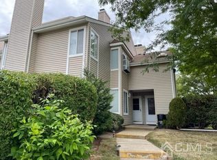 3 Farnham Sq #203, Parlin, NJ 08859