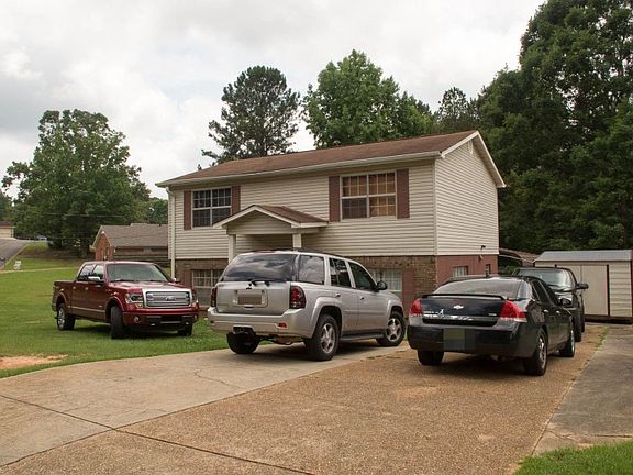 3rd image of 4830 32nd Ave E