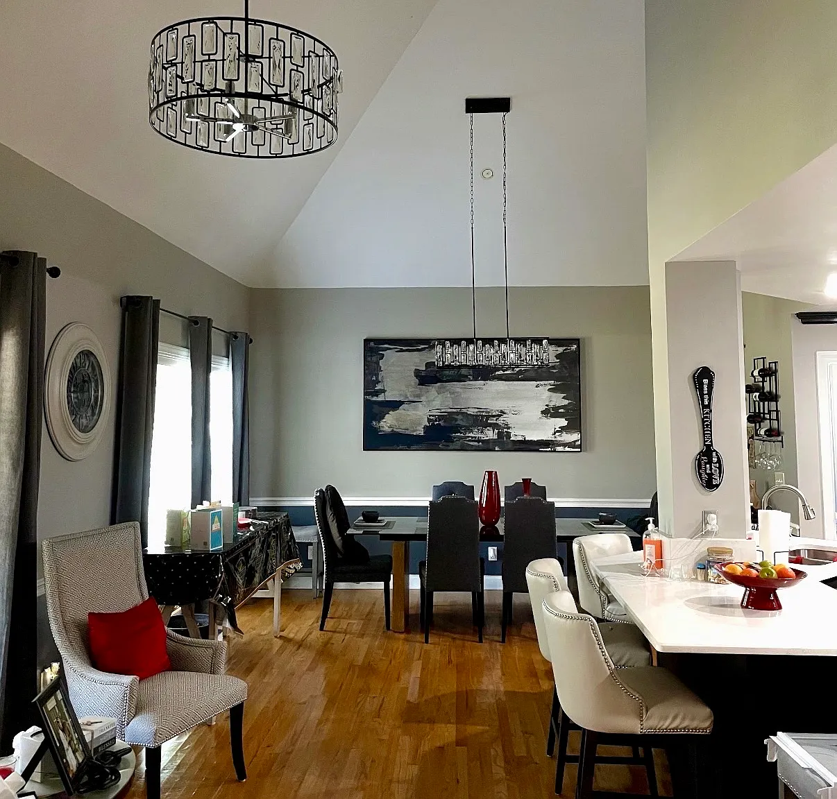 4 bed, 2.5 bath, 2504 sqft, $2,500 — Photo 3