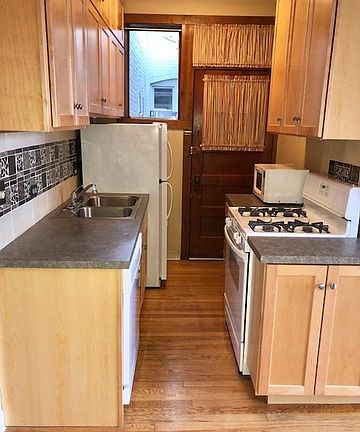 2nd image of 3706 N Lakewood Ave APT 3N