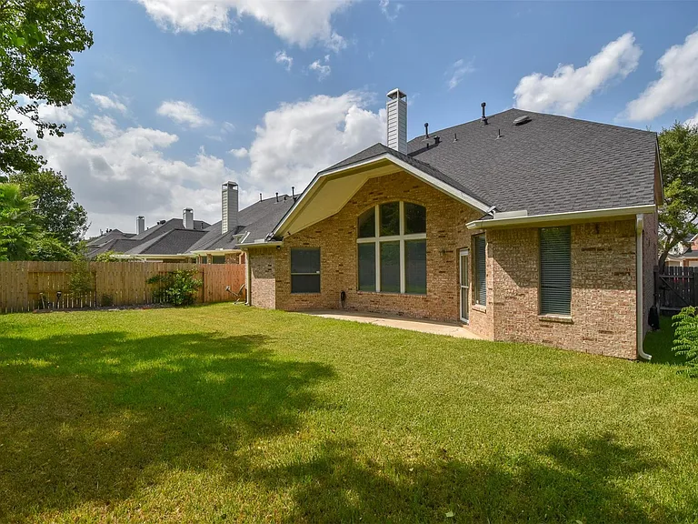 21223 Pennshore Ln — Photo 33