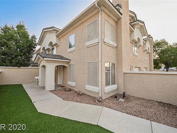 5th image of 922 Elegant Coral Ave