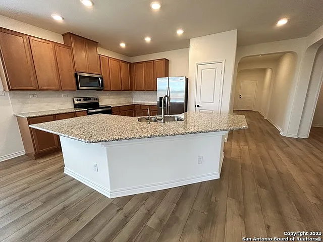 3 bed, 2.5 bath, 2003 sqft, $2,295 — Photo 3
