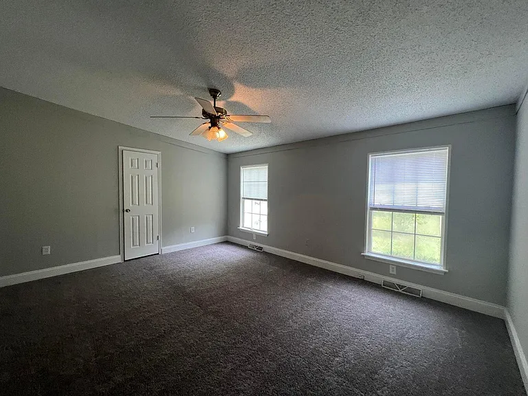 239 Smokey Ln — Photo 5