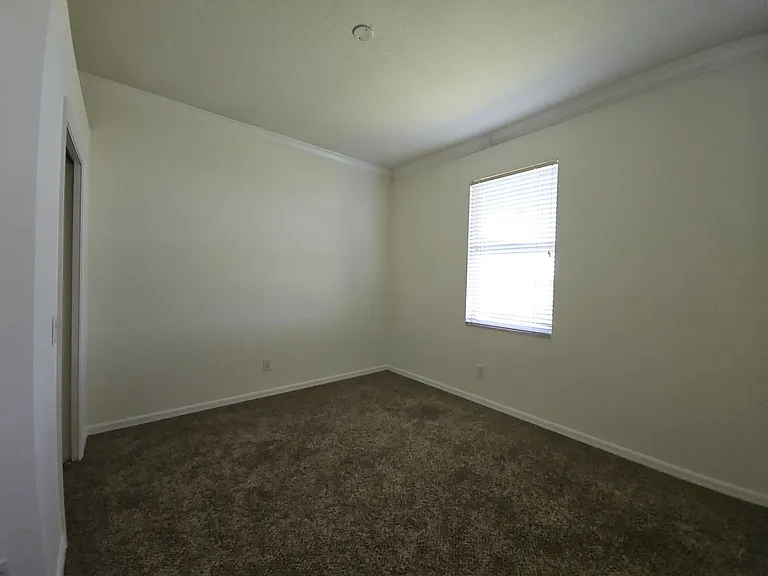 7209 Colonial Lake Dr — Photo 37