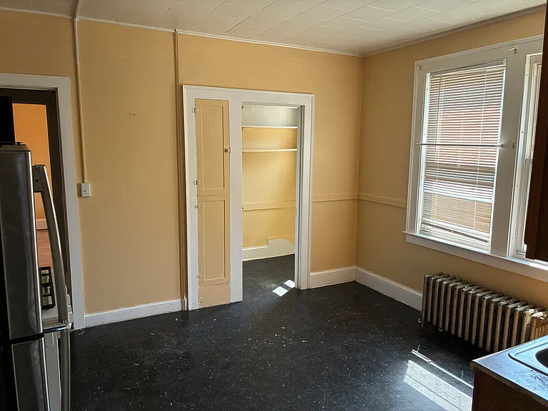 63 Glendale Ave — Photo 4