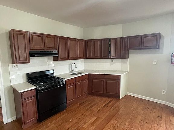 2nd image of 388 Lyons Ave #1