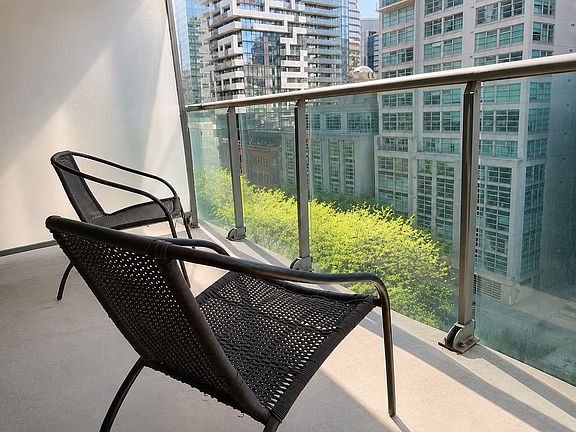 3rd image of 100 Church St #995