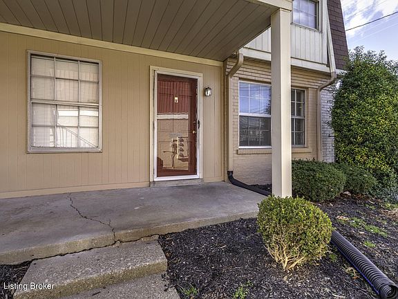 4th image of 1954 Goldsmith Ln #E4