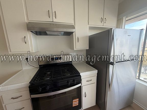 4th image of 3556 San Marino St #17