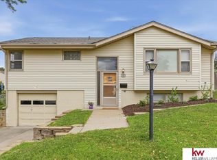 723 Dublin Dr, Papillion, NE 68046