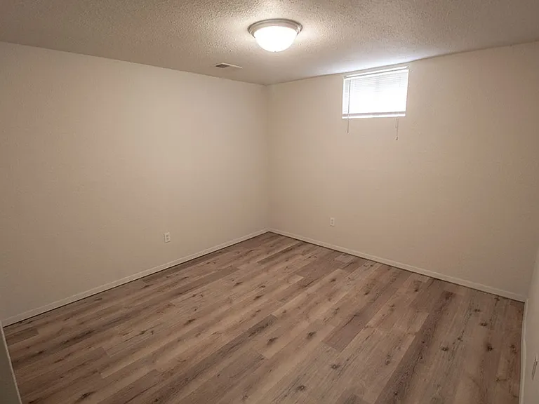 1007 W Ash St — Photo 25