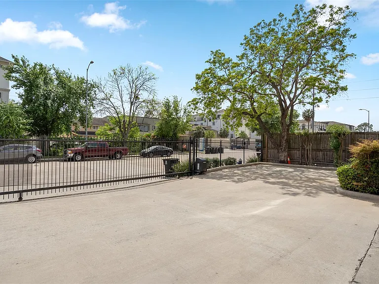 5712 Winsome Ln #5 — Photo 3