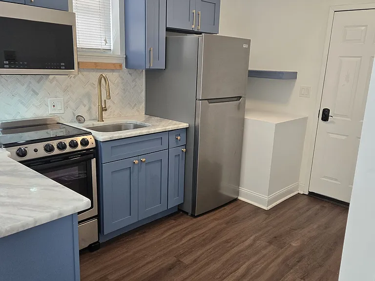 641 N 15th St — Photo 12