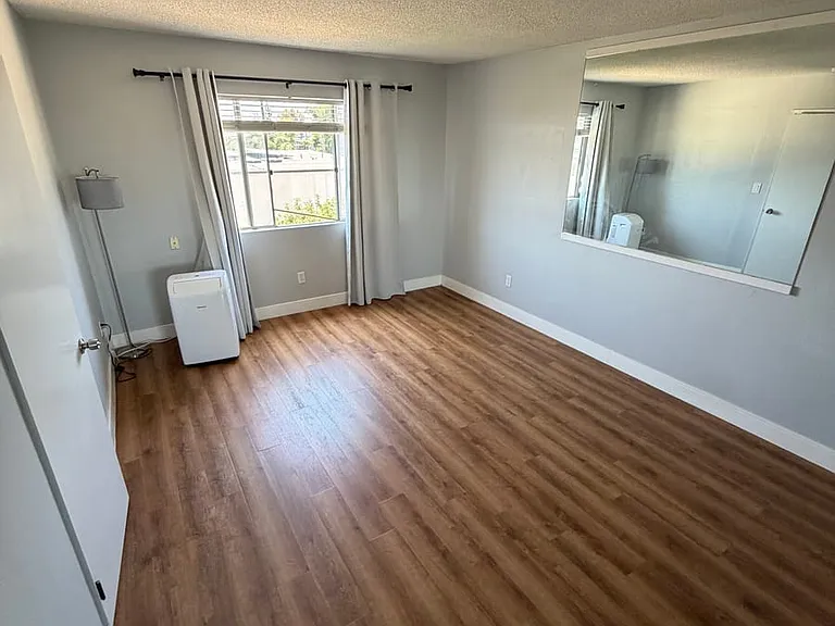 2524 Haller St #B — Photo 5