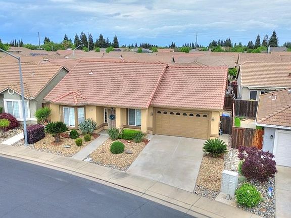 3rd image of 3501 Red Maple Dr