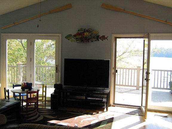 4th image of 20 Dogwood Way