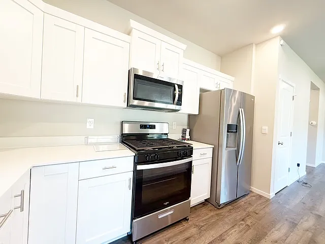 1561 SW Fielder Pl — Photo 10