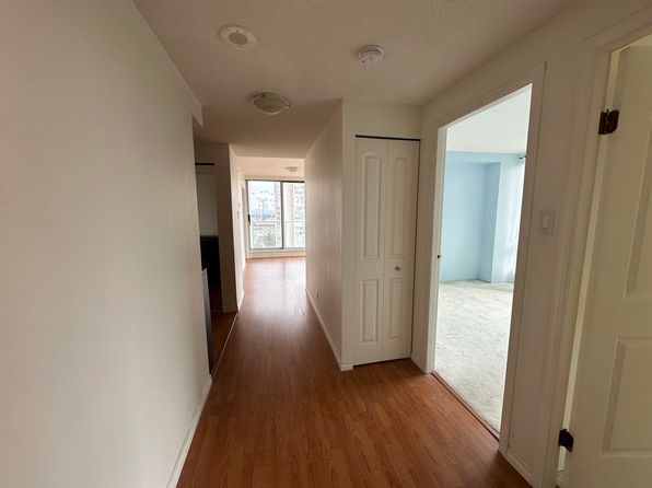 2 bedroom rental in Surrey — photo 16
