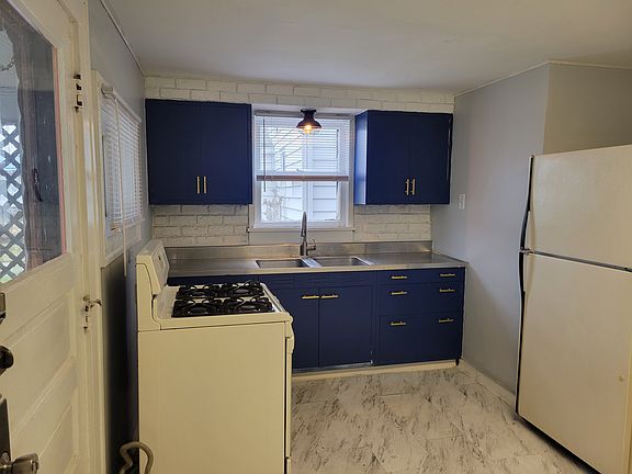 3rd image of 417 Beaver St #1