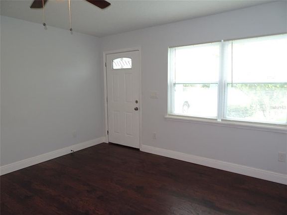 4th image of 799 Cornelia Ct