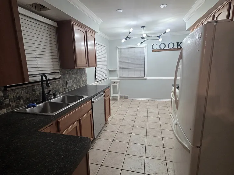 8429 Whitefield St — Photo 15