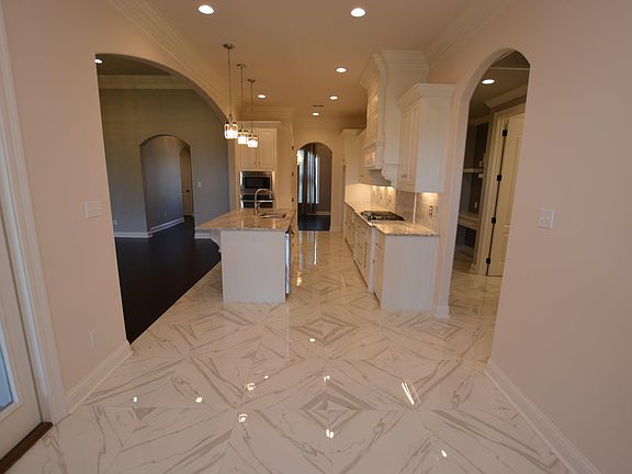 4th image of 211 Coco Palm Ct