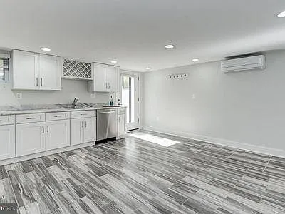 909 Delafield Pl NW — Photo 9
