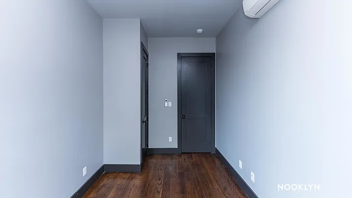 Rented by Nooklyn NYC LLC | media 25