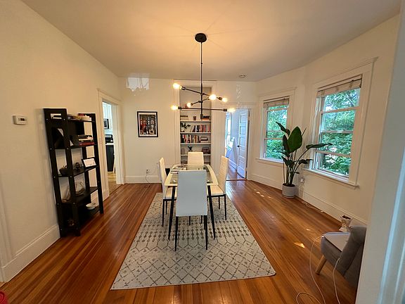 3rd image of 26 Peverell St #2