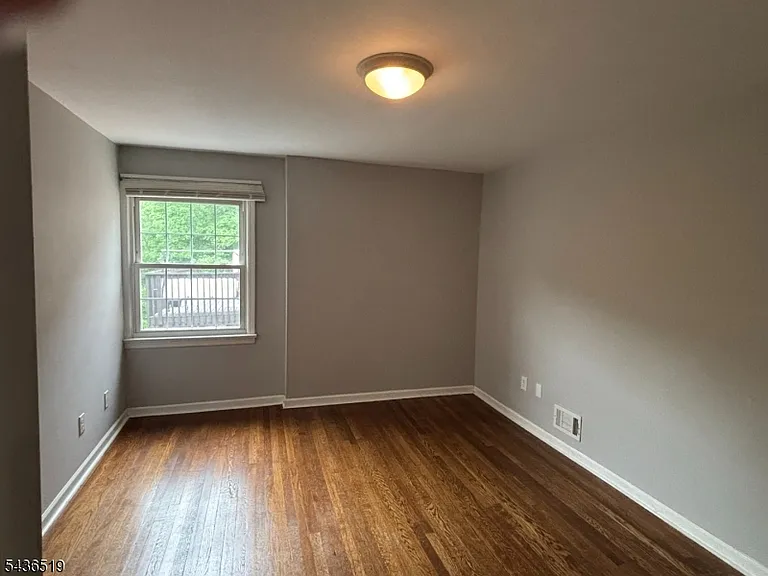 17 Dartmouth Ave #2B — Photo 8